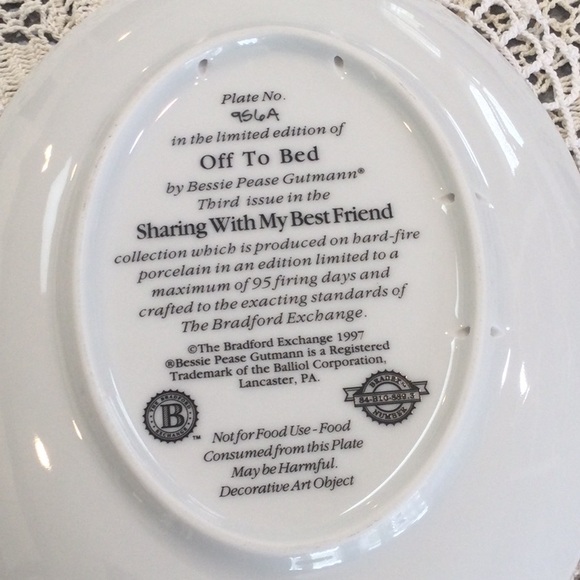 Set of 2Bessie Pease Gutman Bradford Exchange plates. Babies and puppies 1997. - Picture 4 of 6